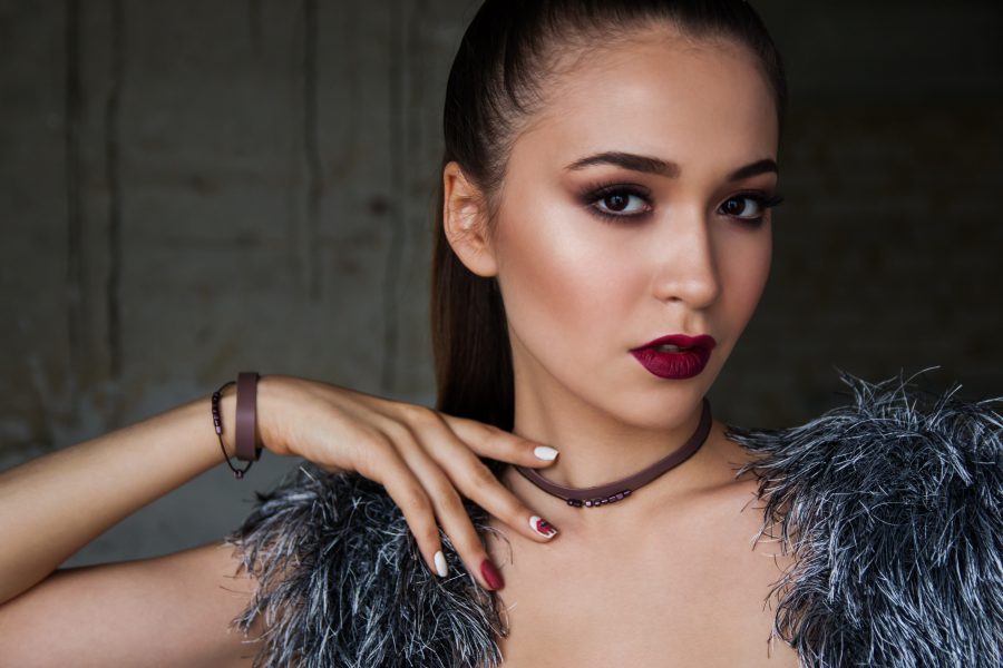 Od dnia do nocy: Jak stworzyć idealny makijaż Smoky Eyes?
