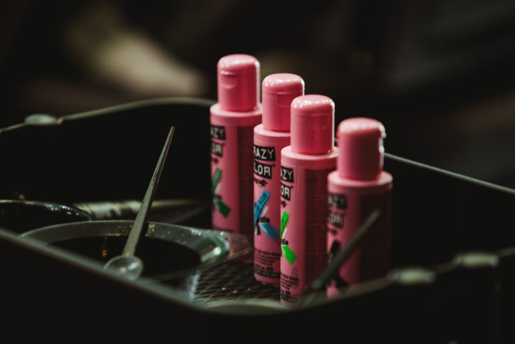 sombre na czarnych włosach